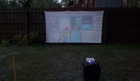 How to Set Up an Outdoor LED Projector 的图像结果