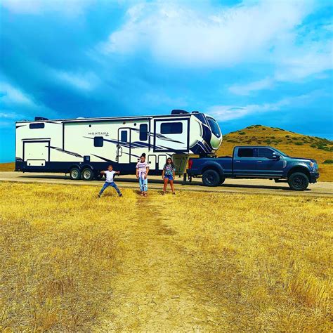 Fifth Wheels Medicine Hat For Sale