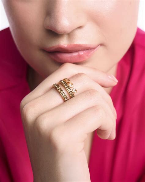 Buy Online Traditional Rings for Women Every Occasion | RINGS