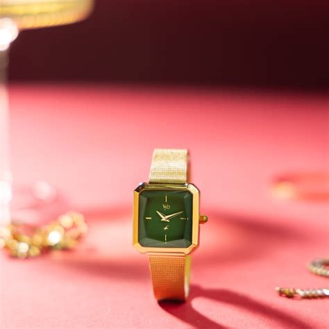 Buy Online Fastrack Vyb Flare Quartz Analog Green Dial Stainless Steel ...