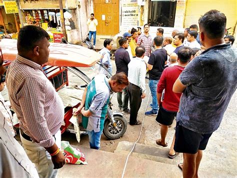 Uproar tamarind market since morning parts 107 houses obstructed | सुबह ...