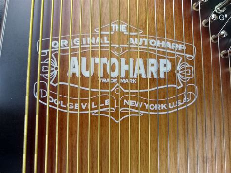Oscar Schmidt OS11021AE Autoharp - Jim Laabs Music Store
