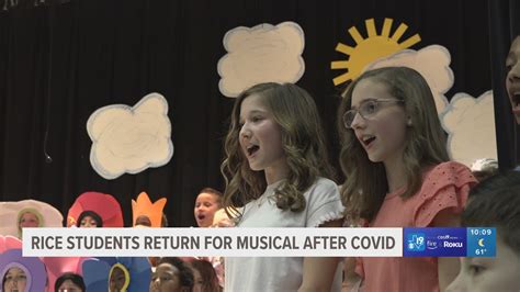 Texas elementary reunites students for spring musical | cbs19.tv
