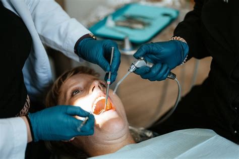 Infected Tooth Extraction Procedure 的图像结果