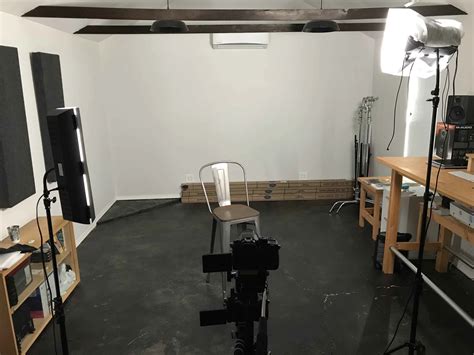 Practical Light Interview Shot 的图像结果