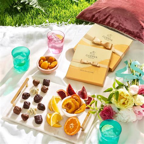 GodivaChocolatier Godiva Chocolatier Chocolate Gift Box for Birthday ...