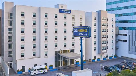 CITY EXPRESS BY MARRIOTT TIJUANA RÍO - Hotel Reviews, Photos, Rate ...