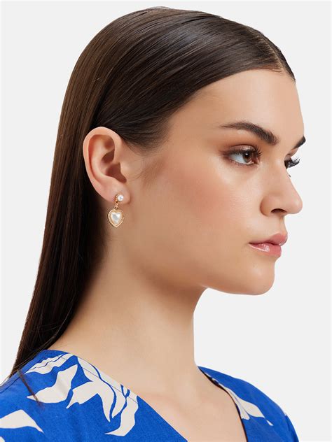 Heartwarming Pearl Earrings – KAZO