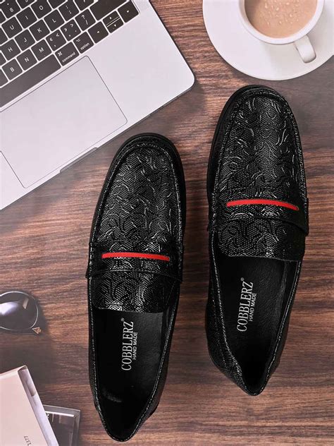 Men Black Textured Loafers – ShoeTree