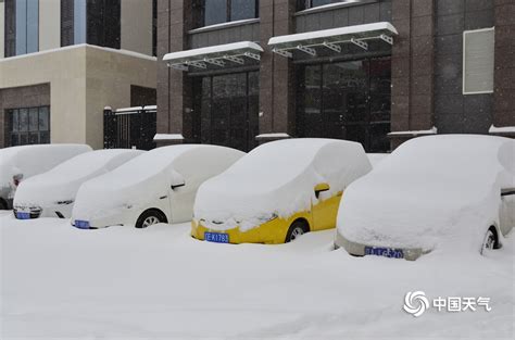 辽宁本溪遭遇大暴雪 积雪29厘米汽车被“淹没”-图片频道