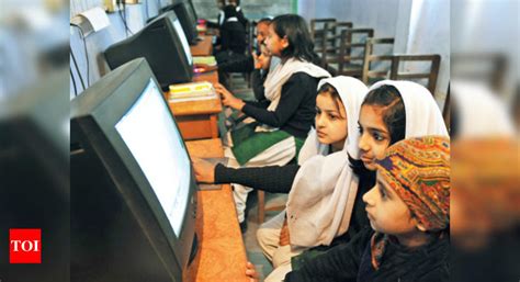 Poor pupil-teacher ratio plagues Urdu schools - Times of India
