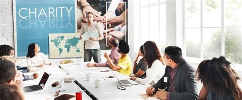 Charity Work Examples 的图像结果