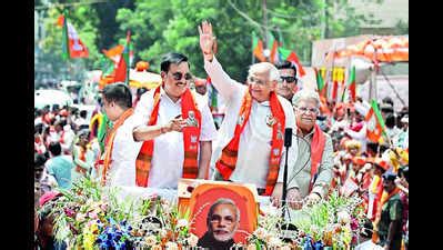 Paatil: Paatil Misses ‘vijay Muhurt’, To File Nomination Today | Surat ...