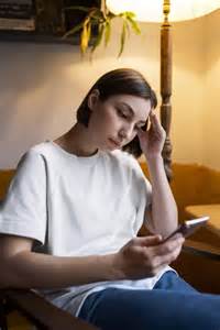 Is your partner’s texting behavior a warning sign? Here are 5 red flags ...