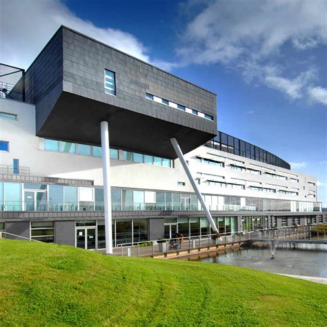 Queen Margaret University, Edinburgh - St Andrew's College Language Schools