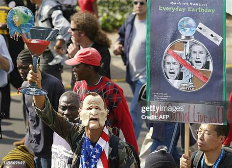 Anti-Globalization Protesters 的图像结果