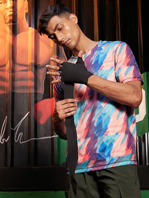 Gym Wear & Workout Clothes for Men Online - Campussutra