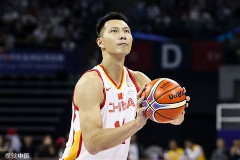 纵观CBA｜中国篮球只有一个易建联，他34岁了_广东