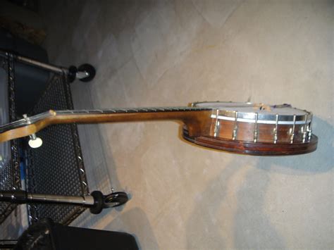 How to String a 4 String Banjo 的图像结果