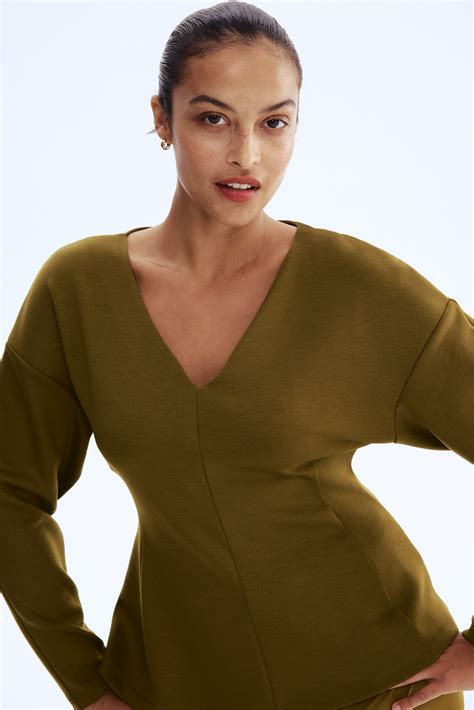 Deep V Structure