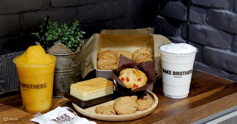 Mango Juicy Blended and Muffin Set at Bake Brothers in Bangkok - Klook ...