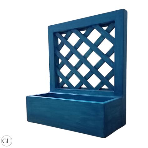 Senja - Small Wooden Planter with Lattice Design – CustHum