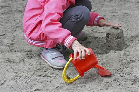 沙地乐园项目——为儿童营建一个更好的玩沙空间_家长