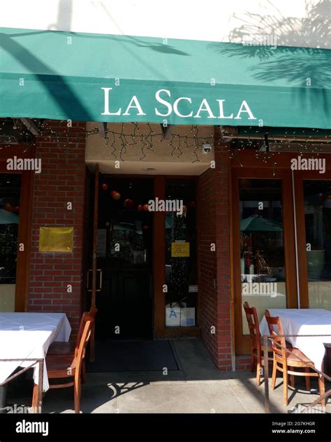 Italian la scala restaurant hi-res stock photography and images - Alamy