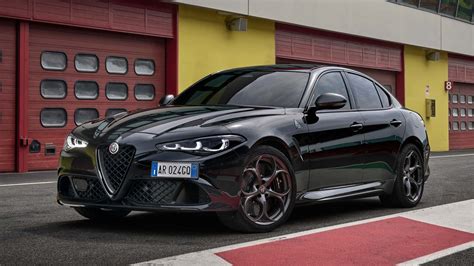 Alfa Romeo Berpisah dengan Quadrifoglio Melalui Edisi Khusus