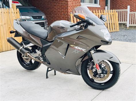 1997 Honda Cbr 1100 Blackbird Review Honda CBR1100XX Blackbird Tyre