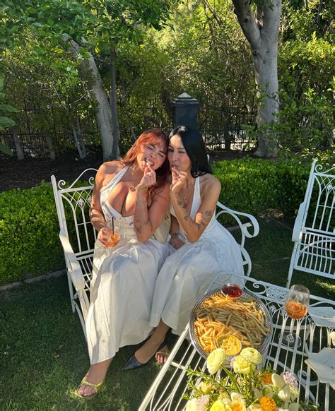 Mila | Tea party | Instagram