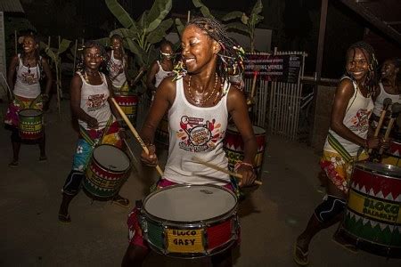People in Madagascar 的图像结果