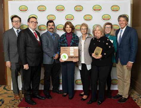 Press Releases • LONG BRANCH STARTS "FREE LITTLE ART GALLERY