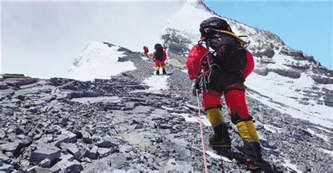 见证珠峰“8848.86米”：勇于攀登的“科技长虹”