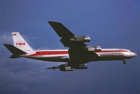 N8732 TWA 707-331B landing at KCLE | Boeing aircraft, Vintage airlines, Twa