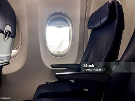 Economy Class Sign 的图像结果