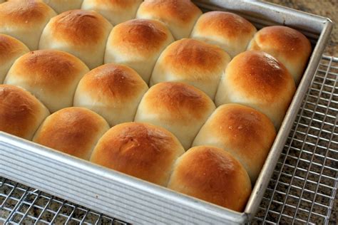 Southern-Style Butter Yeast Rolls Recipe