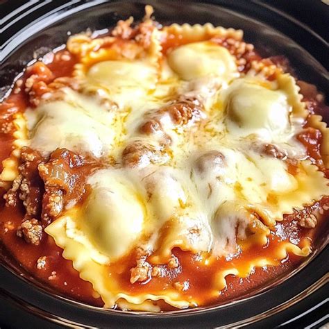 Easy Crockpot Ravioli Lasagna Recipe - themomdish.com