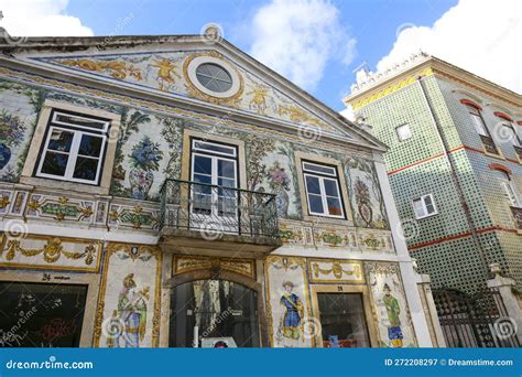 Typical Tiled Facade of Portuguese House in Lisbon Editorial ...