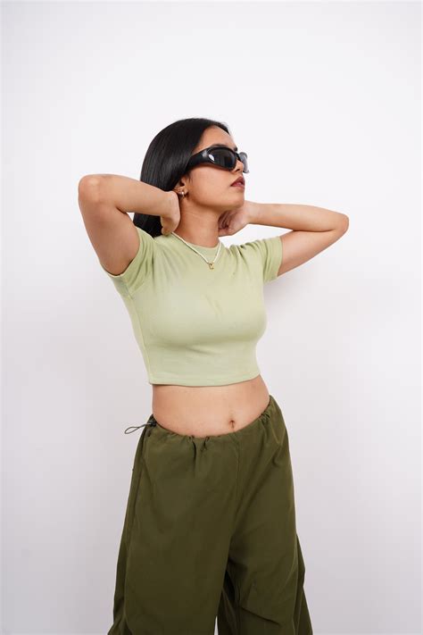 Basic : Burger Bae Round Neck Crop Baby Tee For Women – BurgerBae