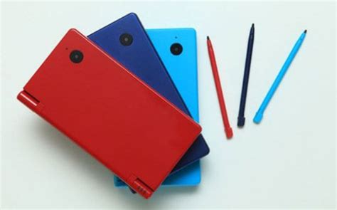 Nintendo geeft de DSi drie nieuwe kleuren - Tweakers