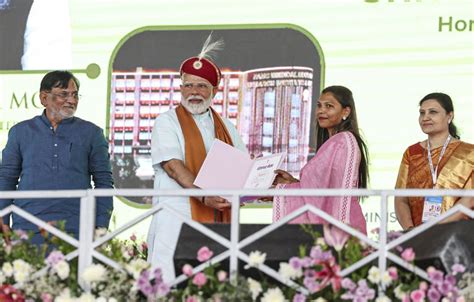 PM flags impending obesity crisis in India, takes dig at Congress with ...