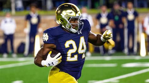 Simulcam: Jeremiyah Love pulls away from Saquon Barkley in 40-yard dash Vector Art