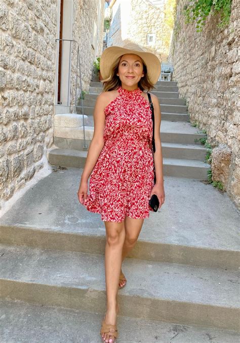 Ultimate Guide To the Best Travel Dresses for Summer