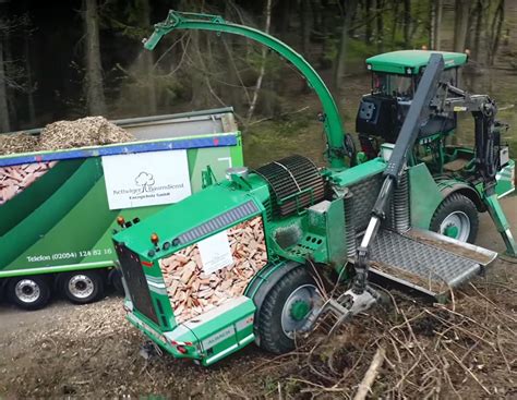 Albach Diamant 2000: Der leistungsstärkste Mobil-Holzhacker mit 770 PS