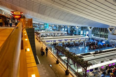 Narita Airport or Haneda Airport: Which is Better to Fly Into?