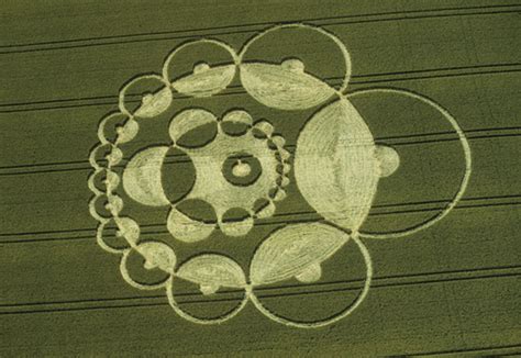 2000 Crop Circles - Temporary Temples