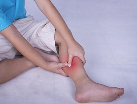 Charley Horse: Causes, Risks, and Treatments | Max Hospital
