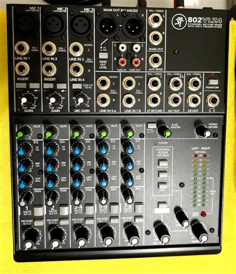 Mixer Audio Mackie 802VLZ4 - 8 Canali Con Preamplificatori Onyx, Compatto E Professionale