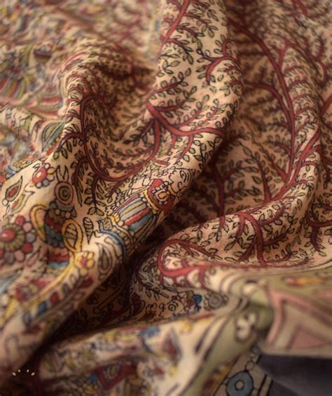 HAND PAINTED WALL ART – AMOUNEE - Handloom & Handicraft